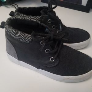 Boys Size 13 Old Navy Canvas Shoes